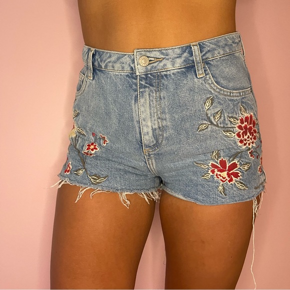 TOPSHOP embroidered denim shorts - Picture 2 of 11